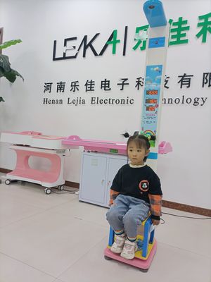 ODM カスタマイズ 子供 自動体重と座席の高さスケール 50-150cm